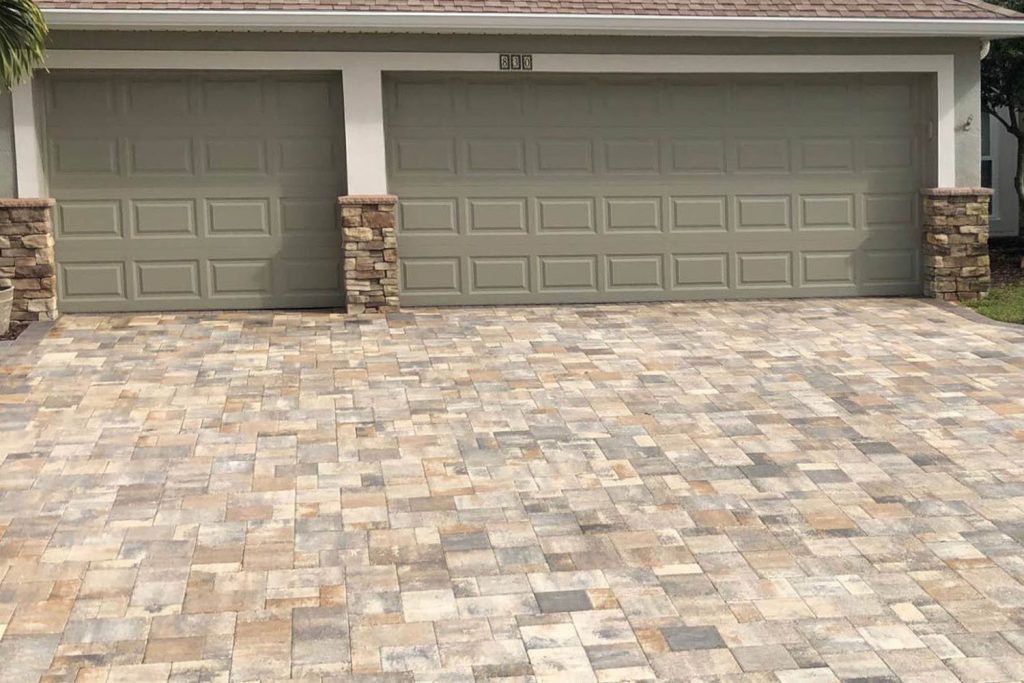 Patio contractor in Gibsonton, Patio installation, pool patio, Front yard patio contractor, poolside paver in Gibsonton, driveway paving near me, travertine pavers near me, paver install near me