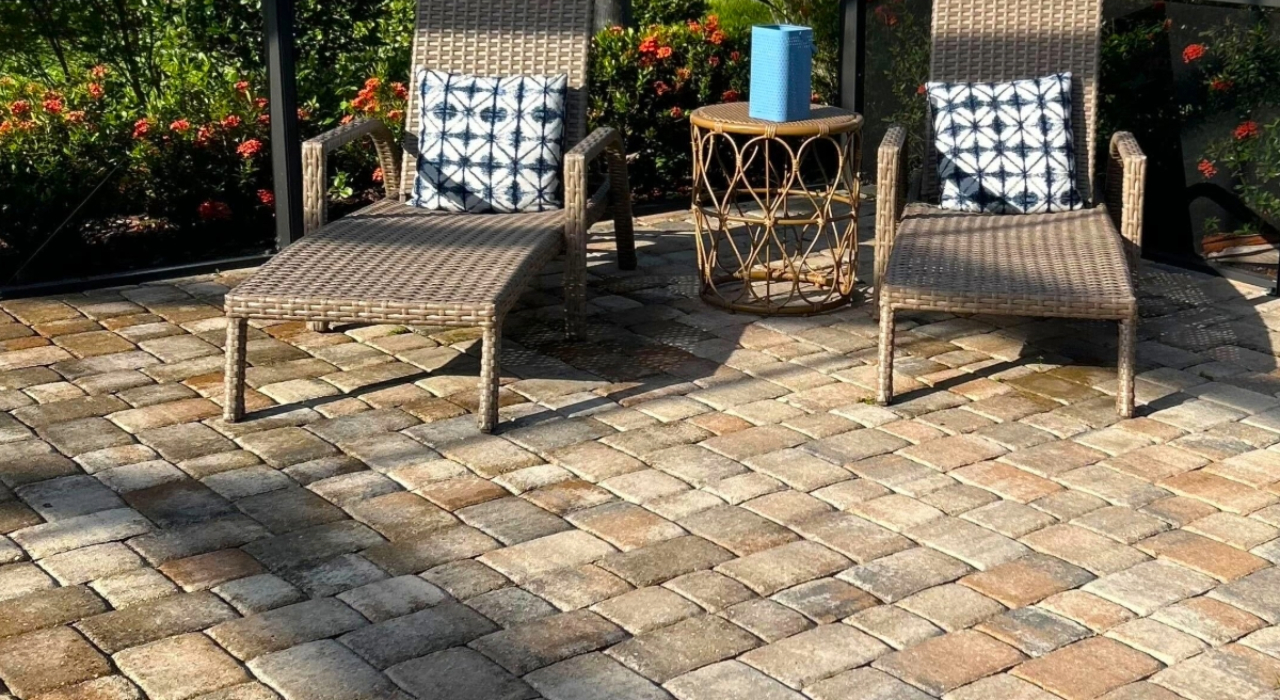 modern patio paver ideas for Florida backyard