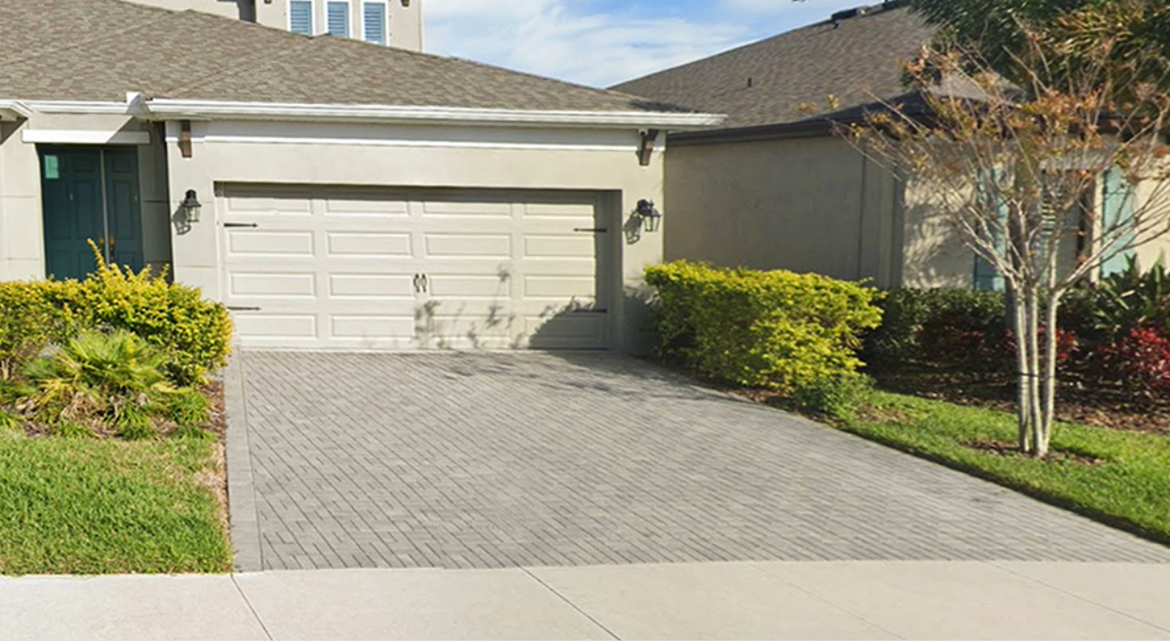 cracked concrete driveway in Florida climate